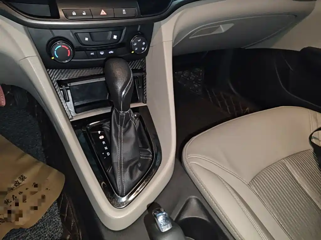 Buick Excelle 2017 — фото 14