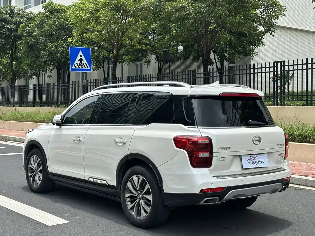 GAC Motor Trumpchi GS8 2017 — фото 13