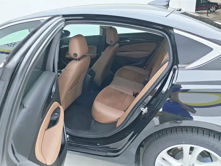Buick Regal 2022 — фото 11
