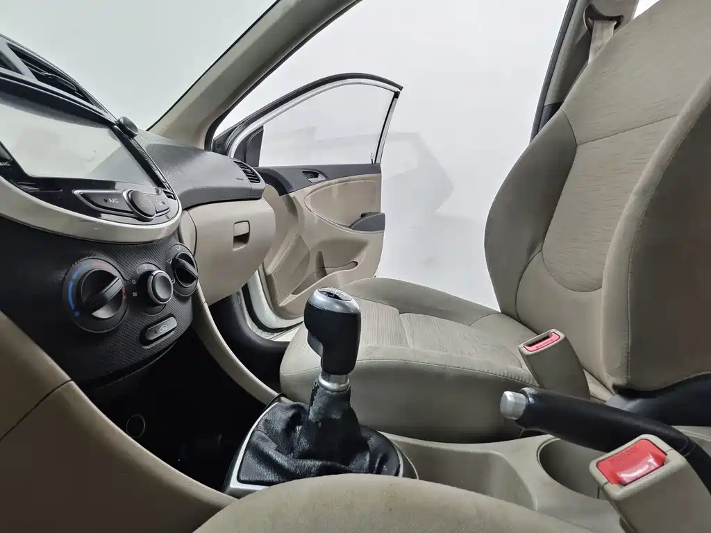 Hyundai Accent 2014 — фото 11