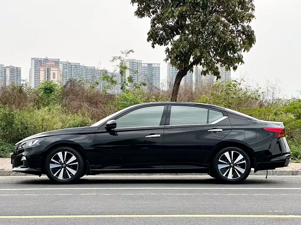 Nissan Teana 2022