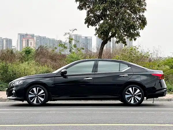Nissan Teana 2022