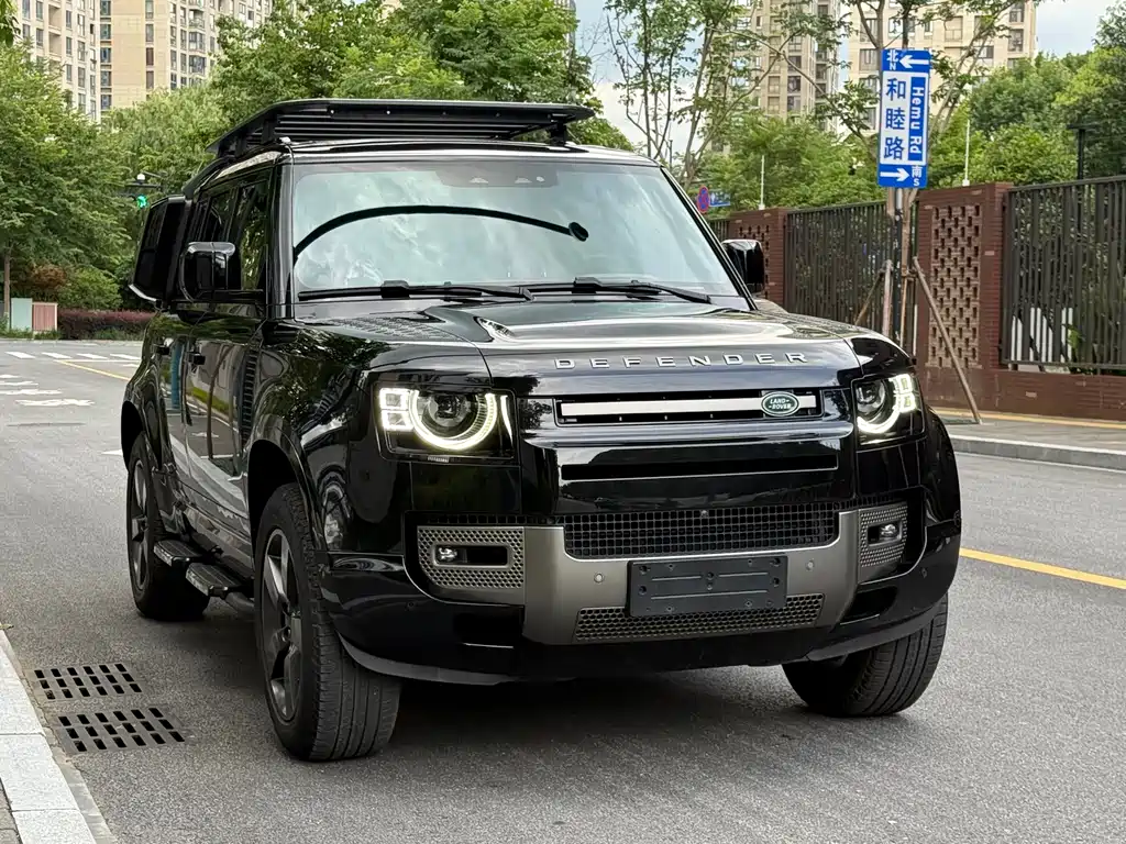 Land Rover Defender 2023 — фото 3