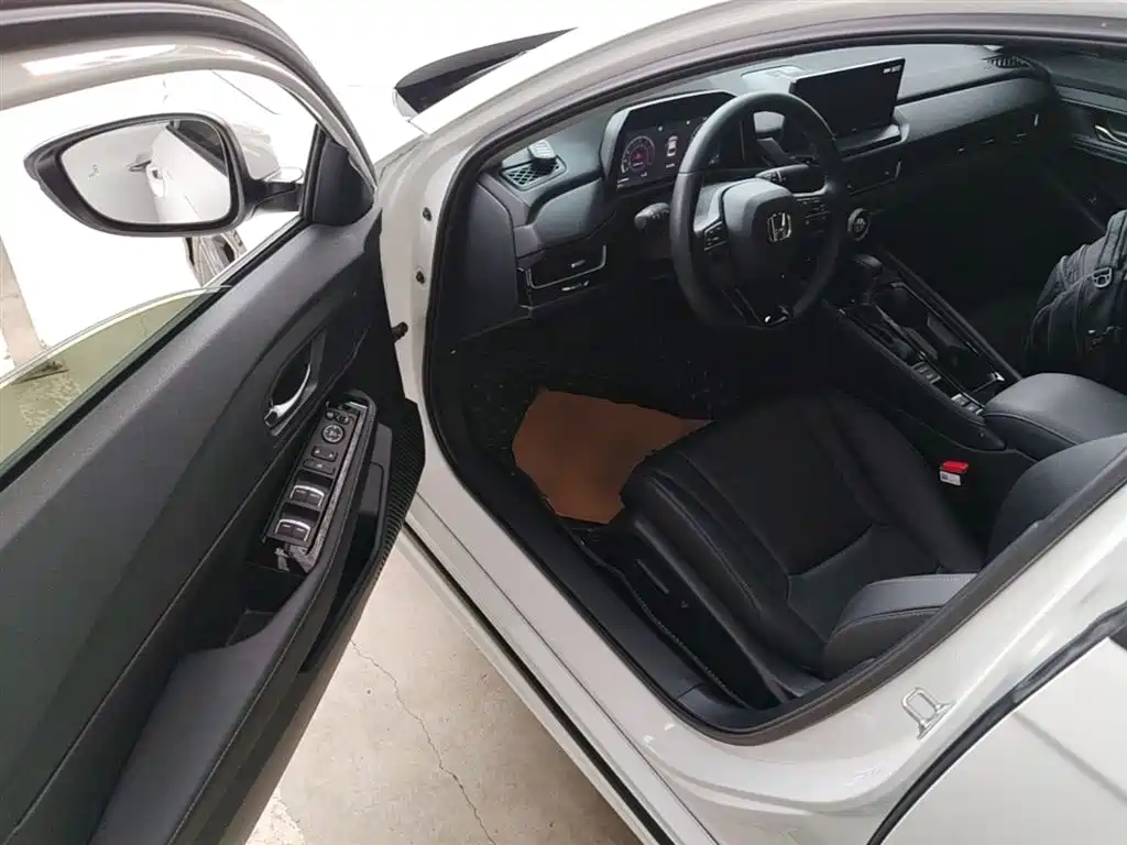 Honda Inspire 2025 — фото 16