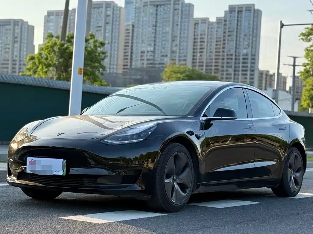 Tesla Model 3 2020 — фото 1