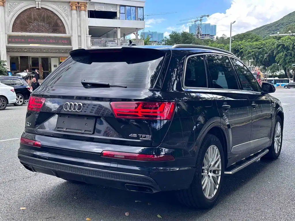 Audi Q7 2016 — фото 9