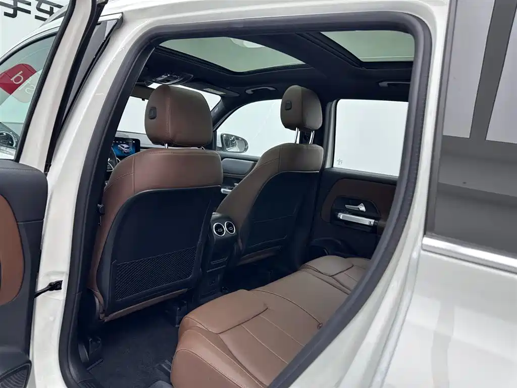 Mercedes-Benz GLB 2023 — фото 20