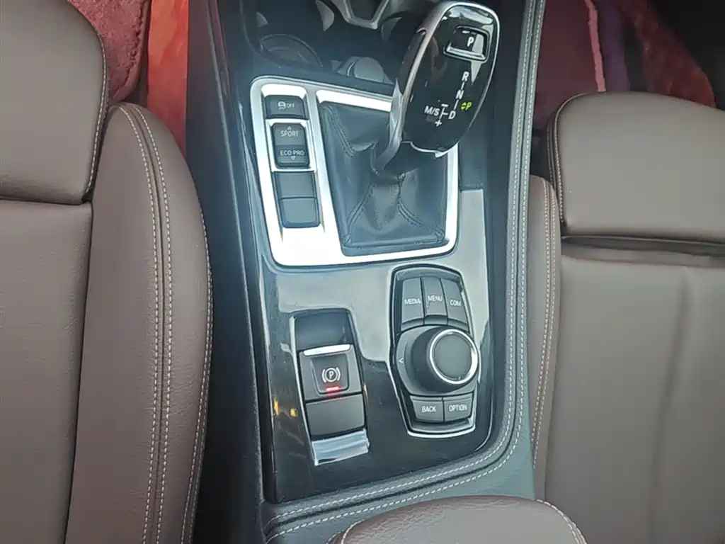 BMW 1 Series 2020 — фото 14