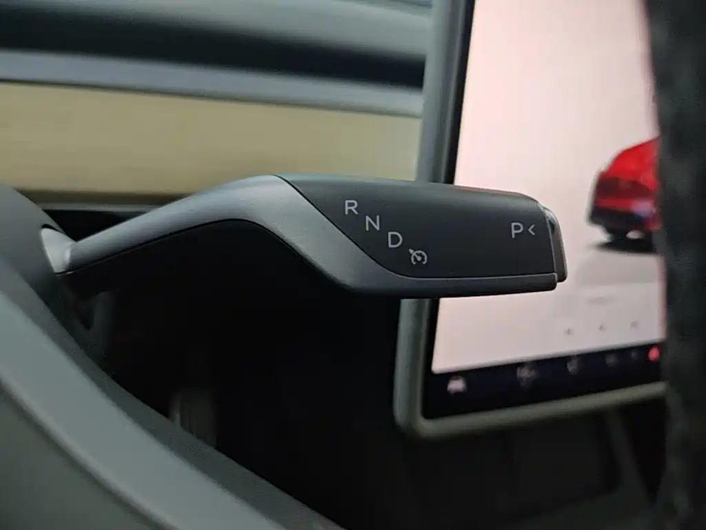 Tesla Model Y 2023 — фото 14