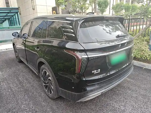 Hongqi HS7 PHEV 2024