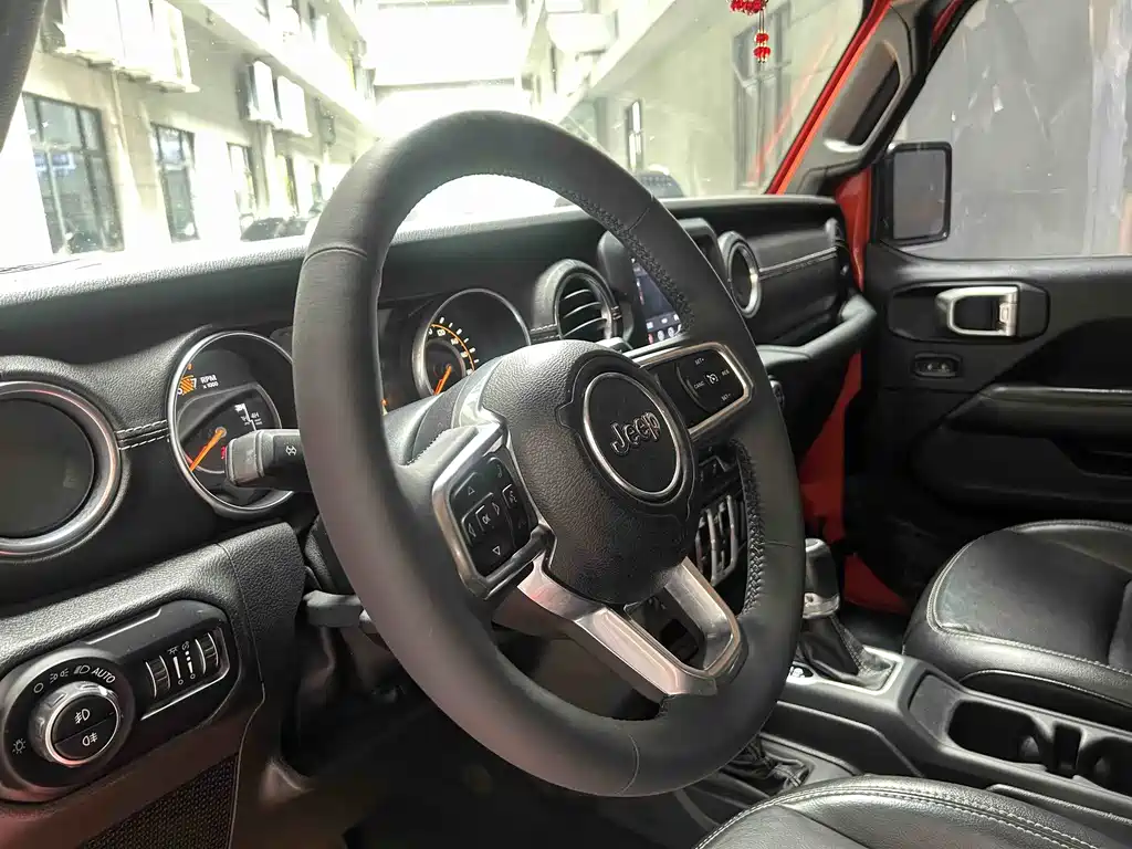 Jeep Wrangler 2019 — фото 10