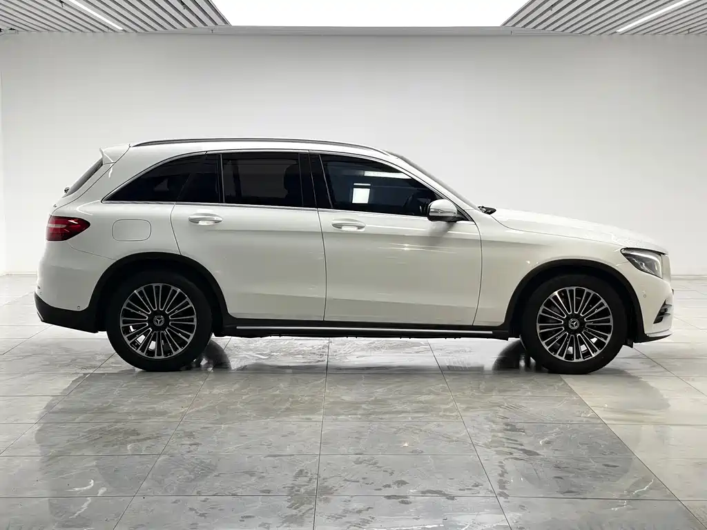 Mercedes-Benz GLC 2017 — фото 8