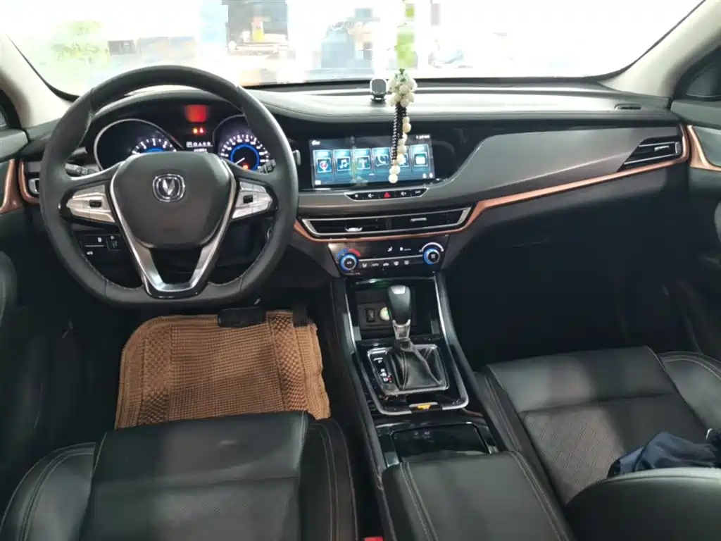 Changan Eado XT 2018 — фото 10