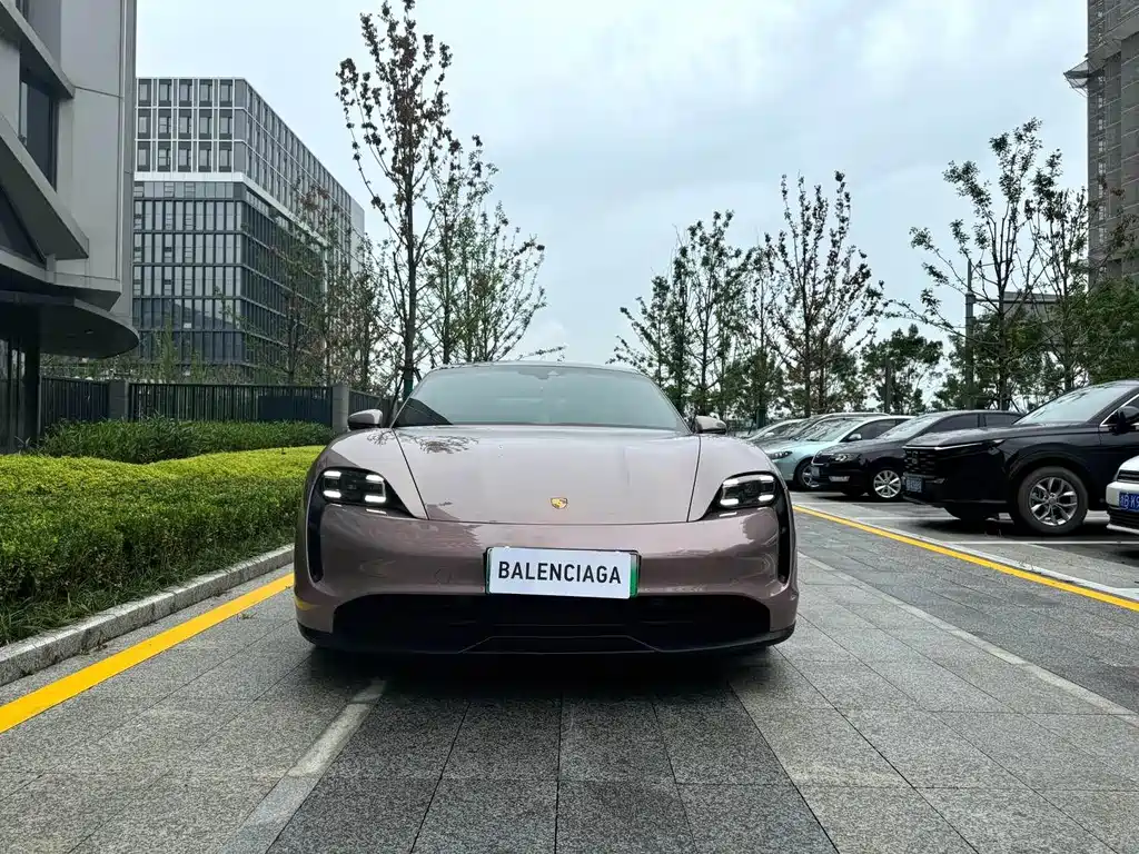 Porsche Taycan 2021
