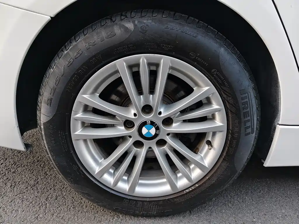 BMW 3 Series 2016 — фото 15