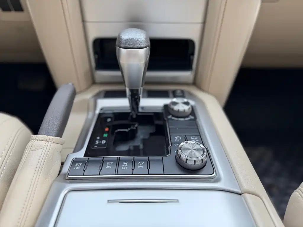 Toyota Land Cruiser 2018 — фото 7