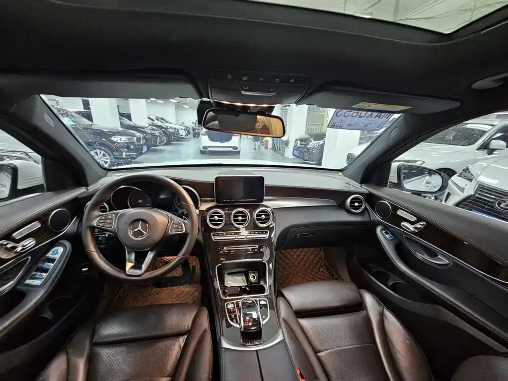 Mercedes-Benz GLC 2019 — фото 18