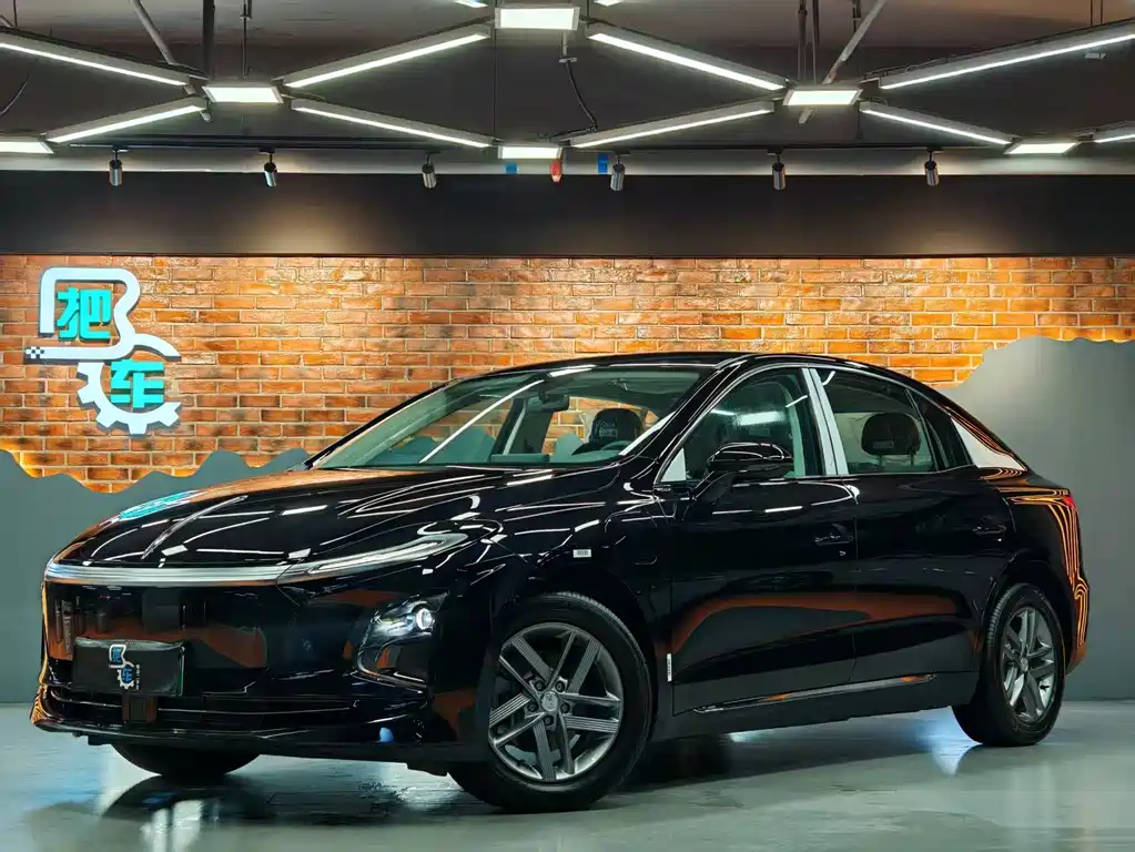 Hongqi E-QM5 2026