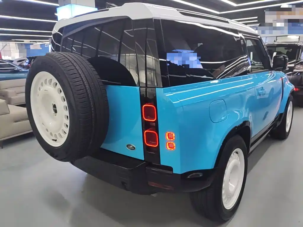Land Rover Defender 2021