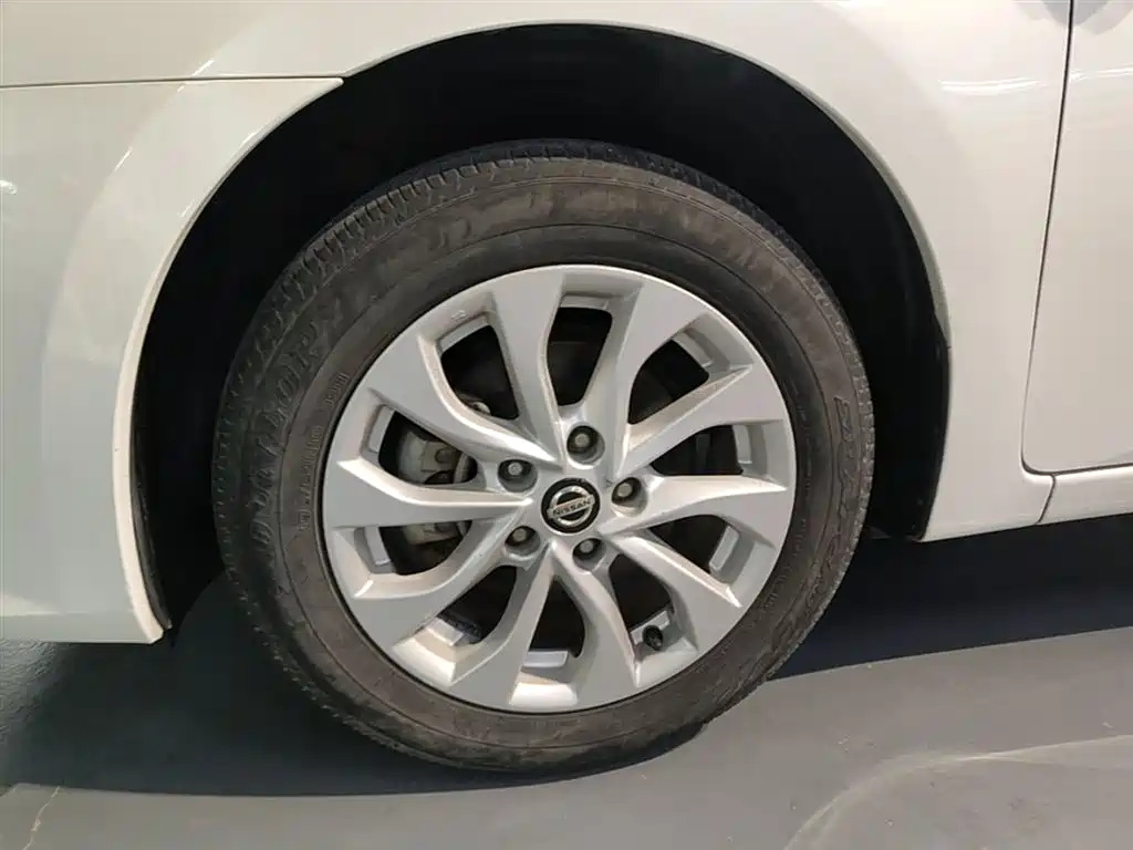 Nissan Sylphy 2018 — фото 23