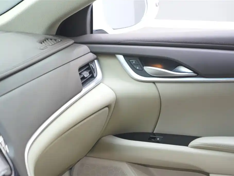 Cadillac XTS 2017 — фото 14