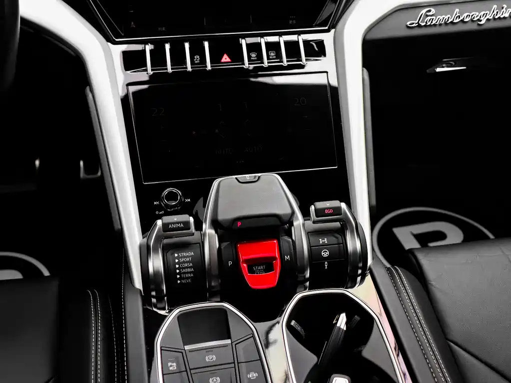 Lamborghini Urus 2020 — фото 14