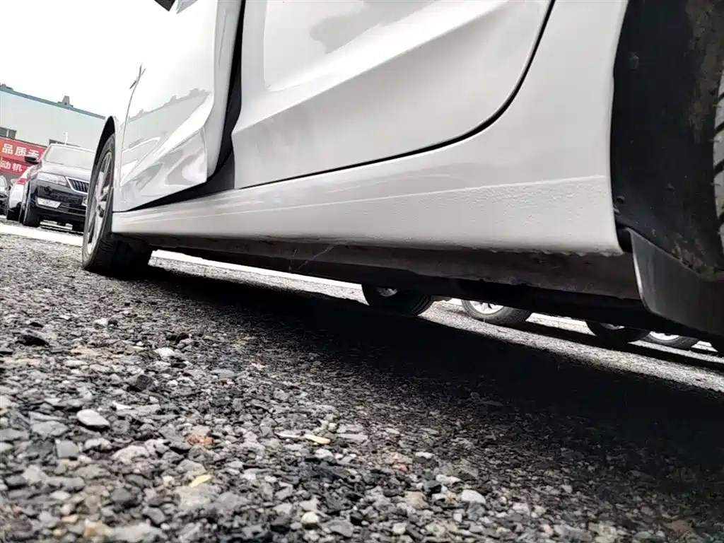 Hyundai Elantra 2017 — фото 22