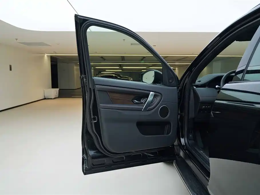 Land Rover Discovery Sport 2022 — фото 16