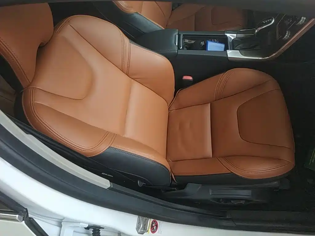 Volvo S60 2015 — фото 25