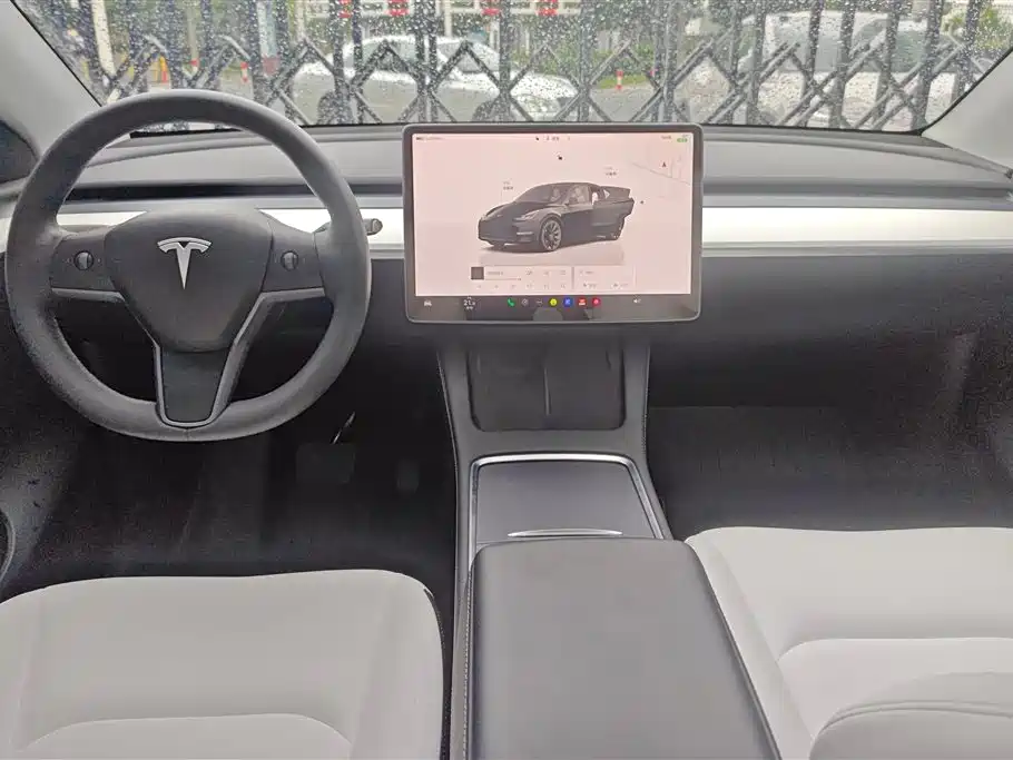 Tesla Model Y 2022 — фото 12