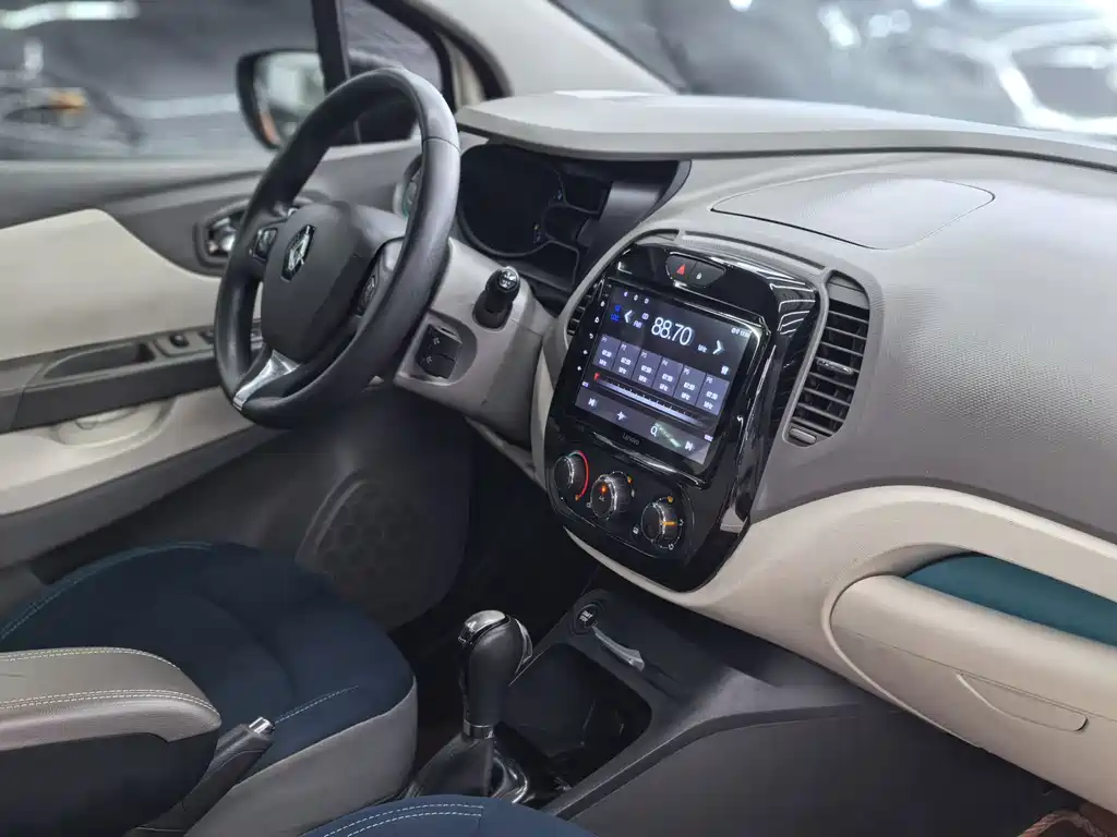 Renault Captur 2015 — фото 17