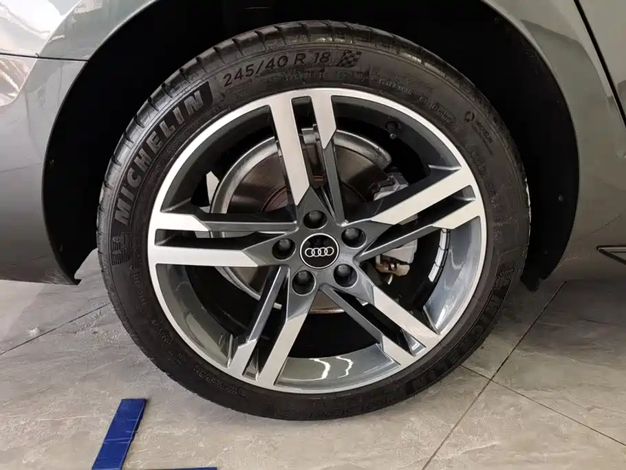 Audi A4L 2023