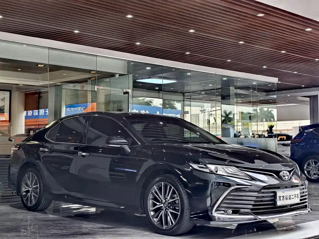 Toyota Camry 2021 — фото 3