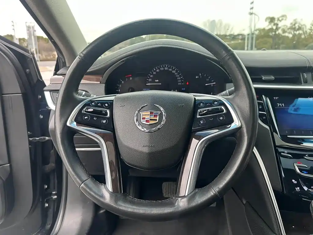Cadillac XTS 2014 — фото 18
