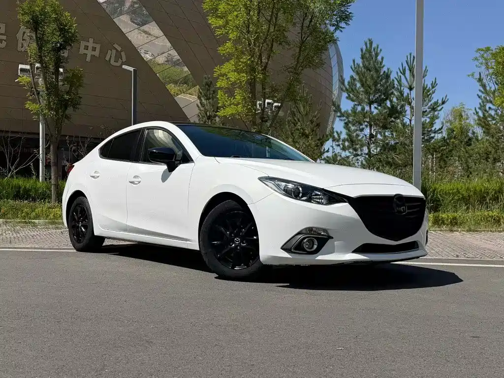 Mazda 3 Axela 2016