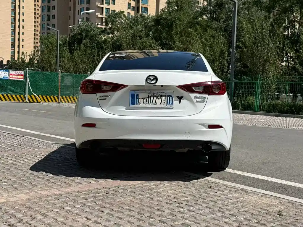 Mazda 3 Axela 2016