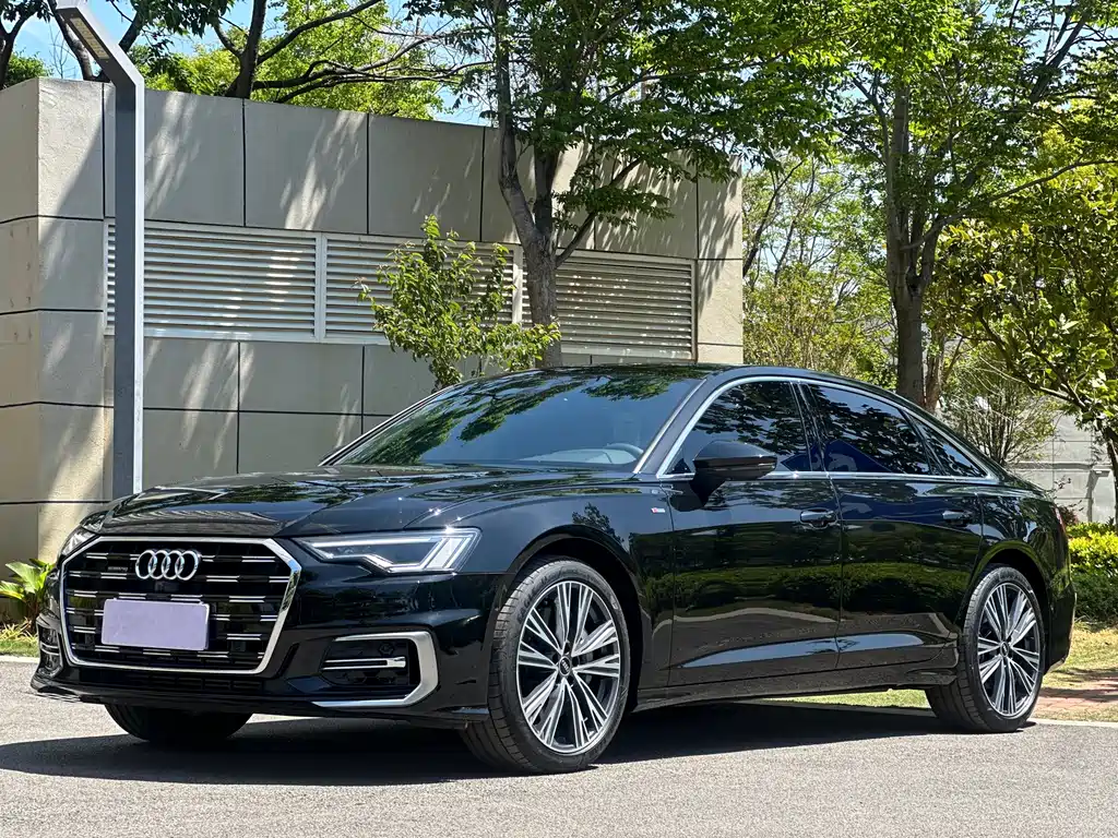Audi A6L 2024 — фото 1