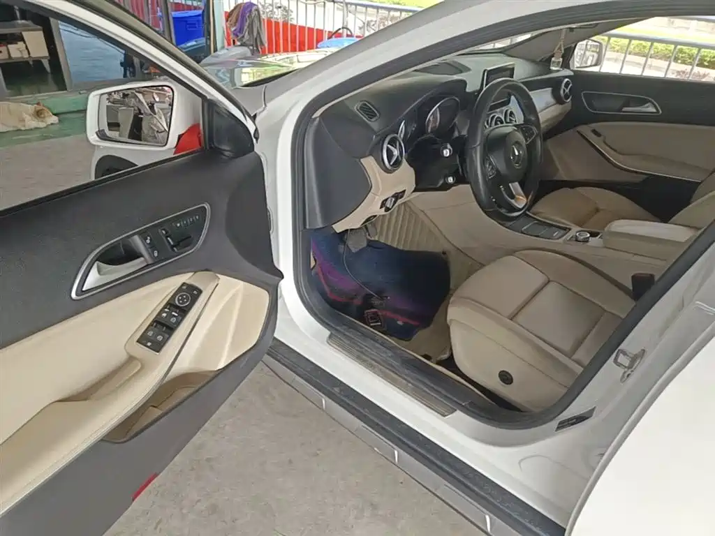 Mercedes-Benz GLA 2017 — фото 16