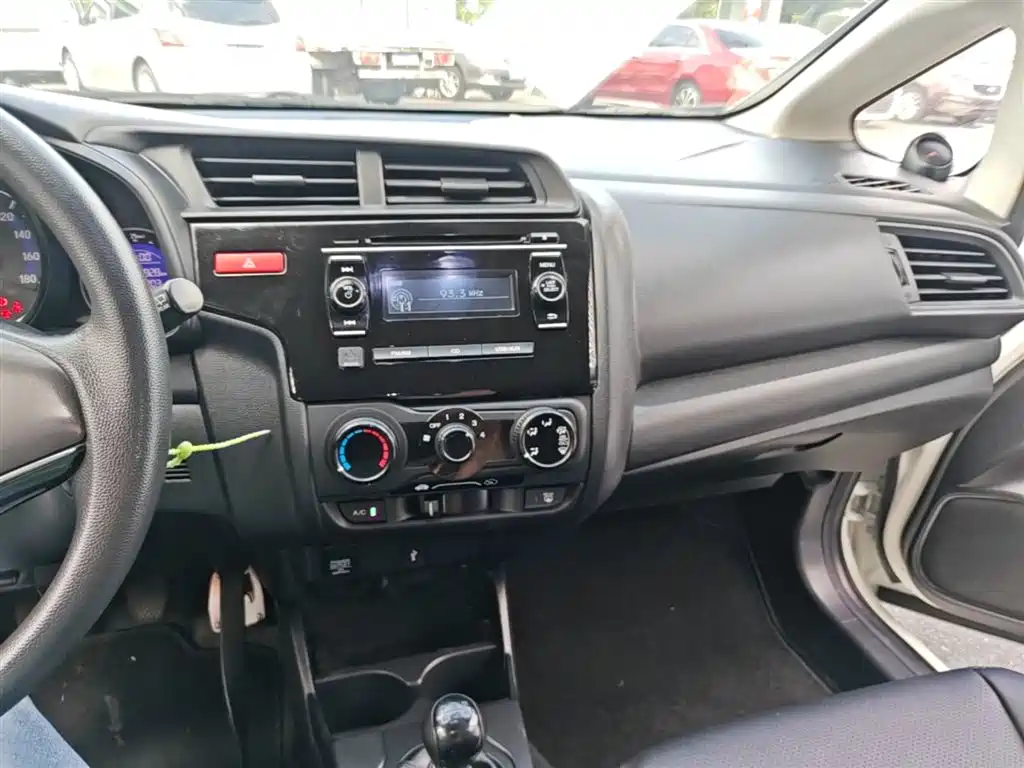 Honda Fit 2017 — фото 10