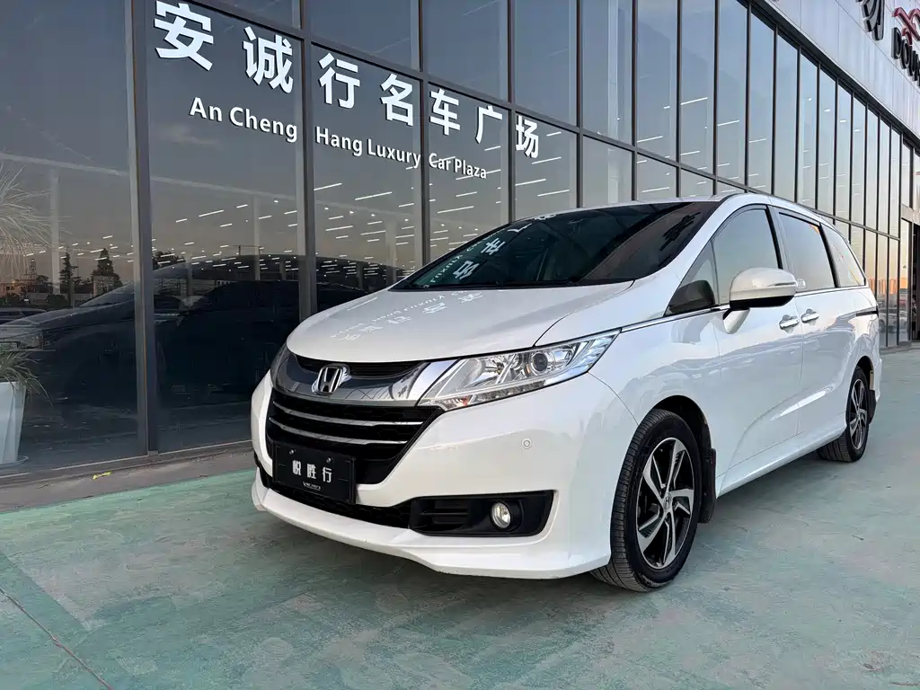 Honda Odyssey 2016 — фото 1