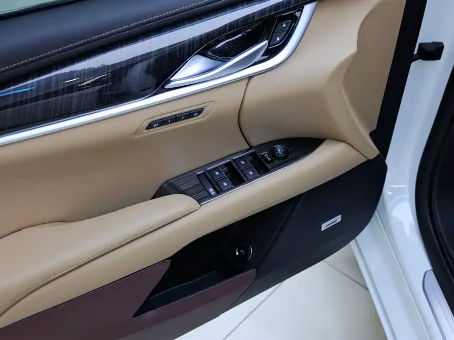 Cadillac XTS 2018 — фото 17