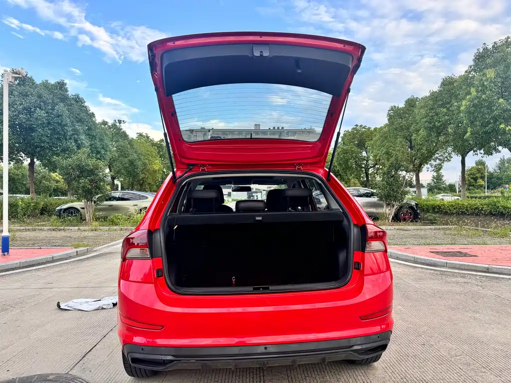 Skoda Rapid Spaceback 2020 — фото 19