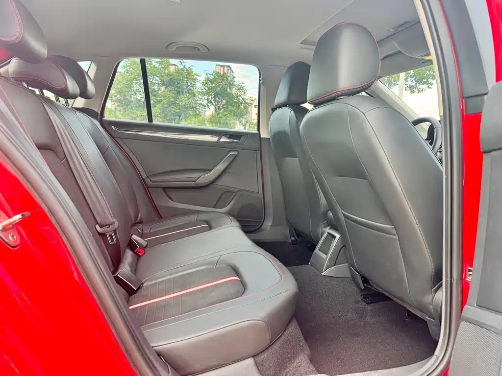 Skoda Rapid Spaceback 2020 — фото 14