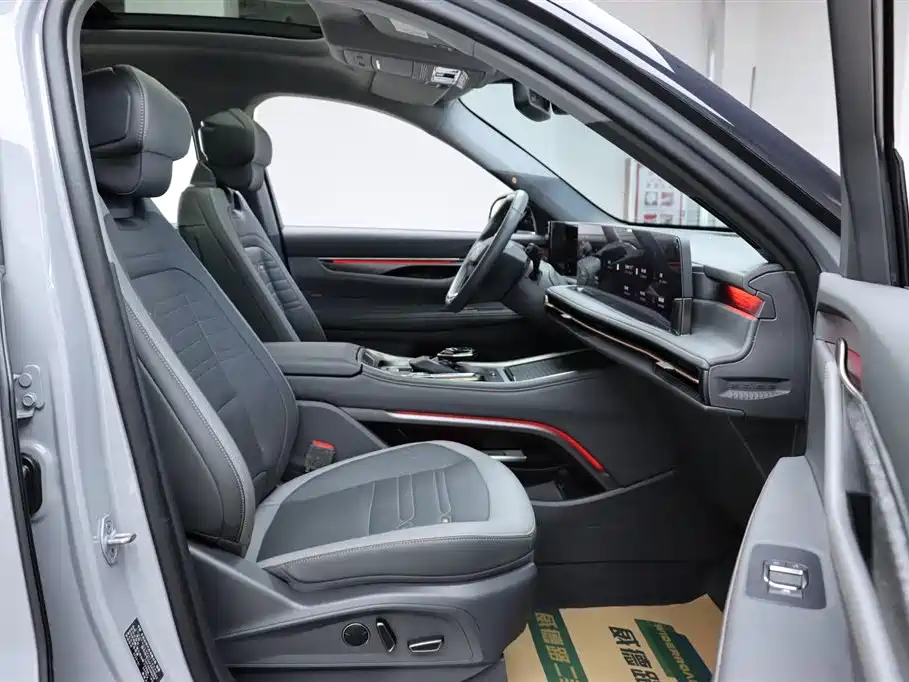 Ford Edge 2023 — фото 17