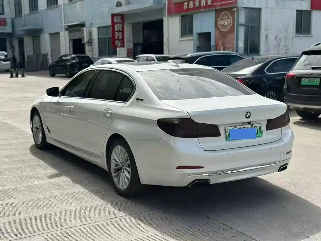 BMW 5 Series New Energy 2019 — фото 8