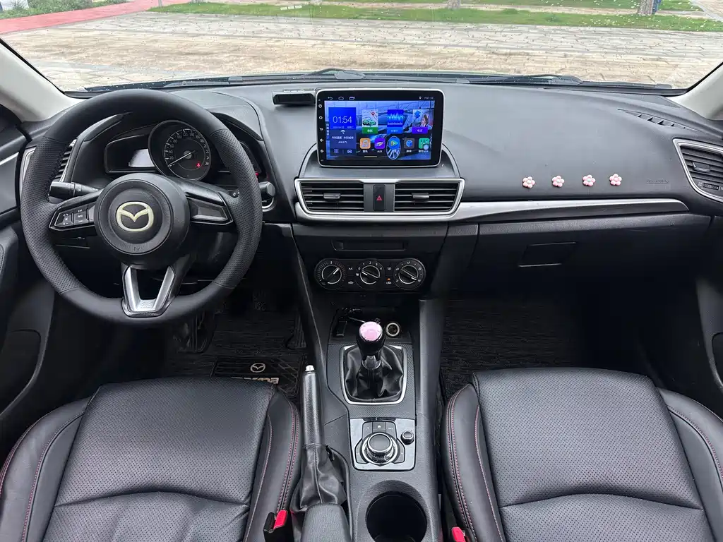 Mazda 3 Axela 2017 — фото 9