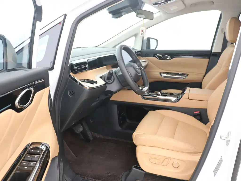 GAC Trumpchi E8 PHEV 2024 — фото 11