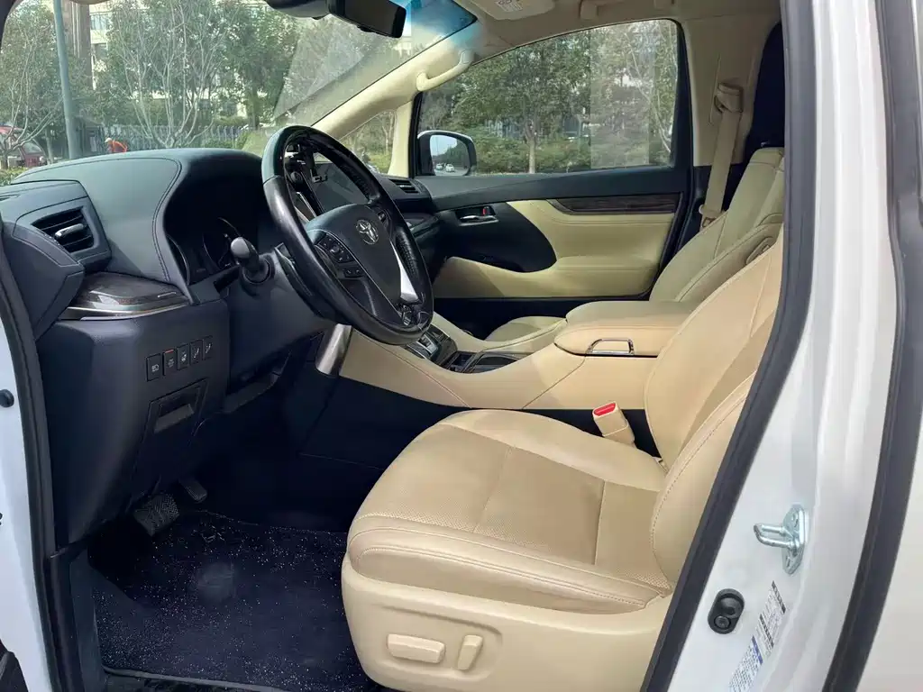Toyota Vellfire 2022 — фото 4