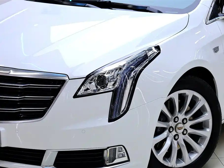 Cadillac XTS 2018 — фото 10