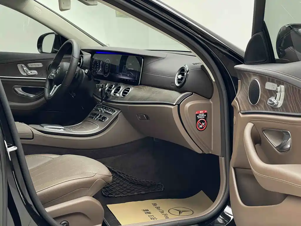 Mercedes-Benz E-Class 2019 — фото 13